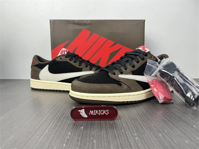 Jordan1 Retro OG SP Travis Scott CQ4277-001