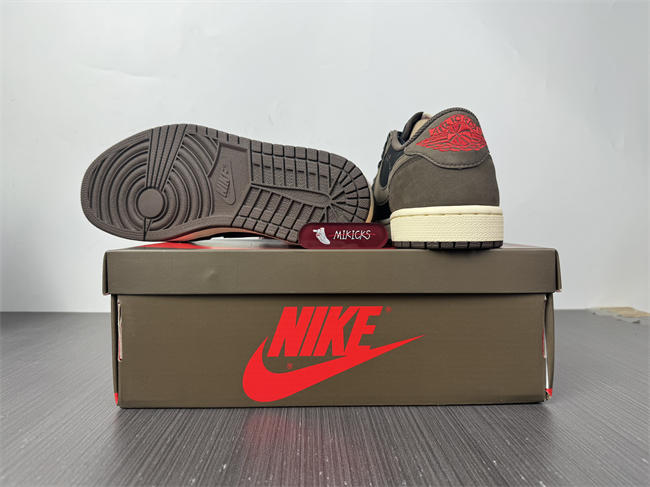 Jordan1 Retro OG SP Travis Scott CQ4277-001